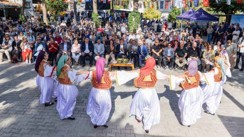 Karaburun'un simgesi nergise büyük destek: Üreticilere 300 bin soğan dağıtılıyor - Resim : 4