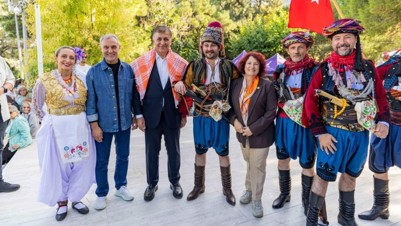 Karaburun'un simgesi nergise büyük destek: Üreticilere 300 bin soğan dağıtılıyor - Resim : 1