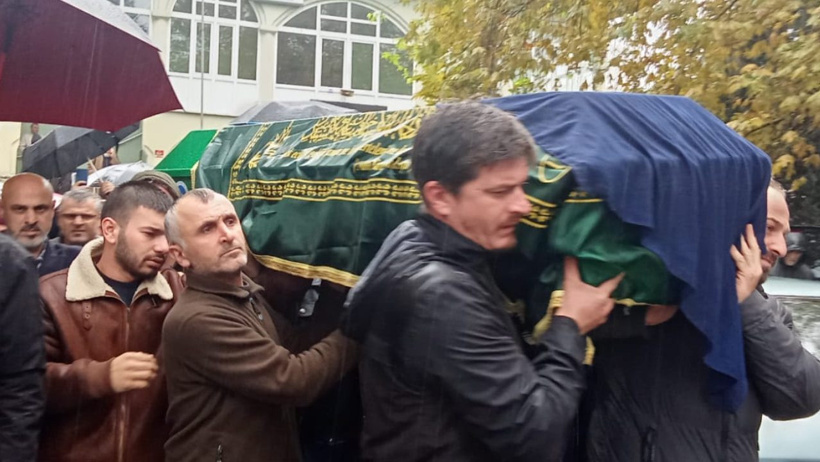 Cani kocası tarafından bıçaklanmıştı: 6 çocuk annesi kadın 23 gün sonra hayatını kaybetti! - Resim : 1