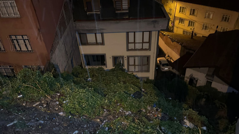 İstanbul ve Ankara'yı sağanak vurdu! Trafik durdu, evleri su bastı - Resim : 5