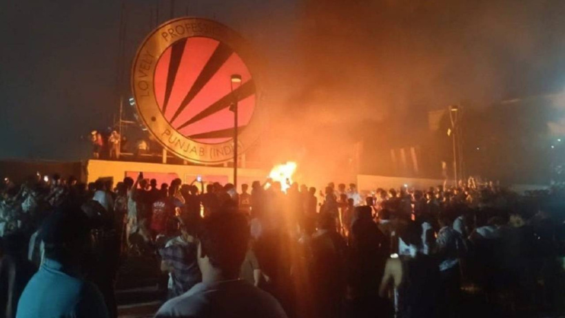 Toplu cinsel saldırı iddiası sonrası ortalık savaş alanına döndü! Üniversite ateşe verildi - Resim : 2