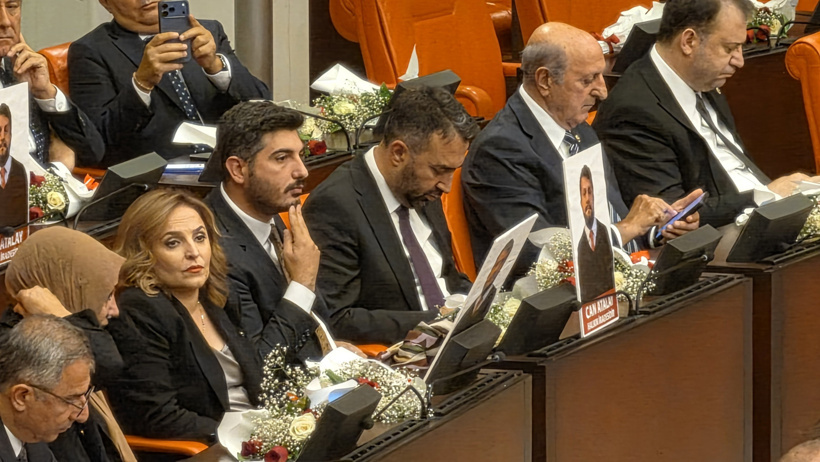 Son dakika | Erdoğan'ın da katıldığı Meclis açılış töreninde Can Atalay dövizleri açıldı! - Resim : 2