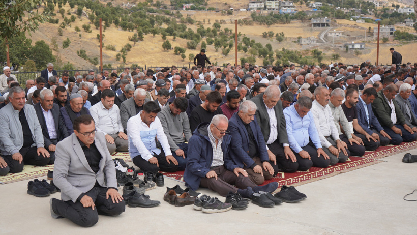 300 yıldır süren mezarlık ziyareti geleneği! Dualar okundu, sofralar kuruldu, 5 bin kişi ağırlandı - Resim : 2