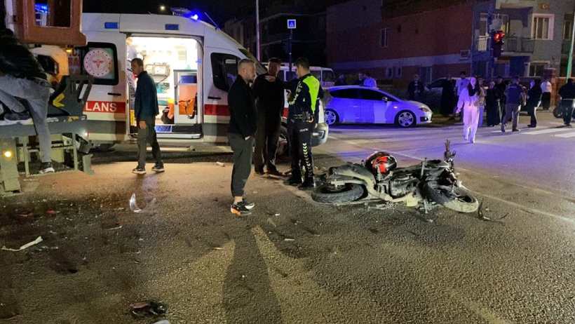 21 yaşındaki motosikletli vinç ile çarpıştı: Yaşamını yitirdi, arkadaşı hayata tutunmaya çalışıyor - Resim : 1