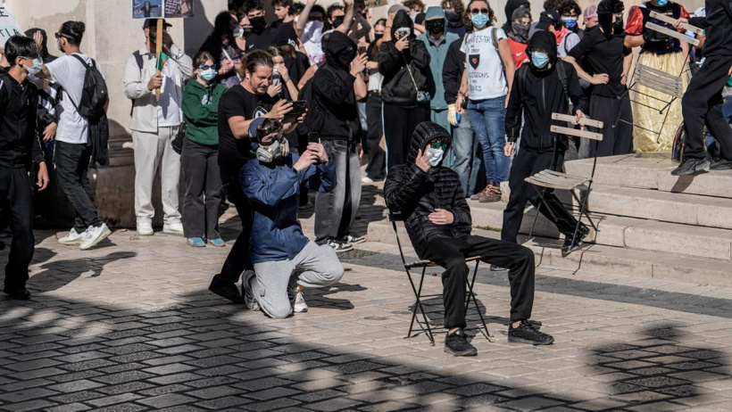 Eylemler kontrolden çıktı, gözaltılar var: Liseler hafta sonuna kadar tatil edildi! - Resim : 1