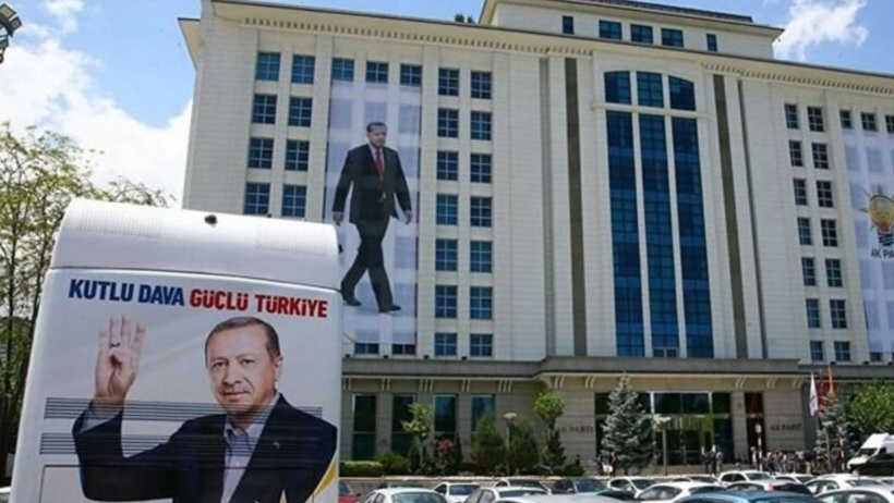 Şamil Tayyar'dan AKP'ye "arınma" çağrısı: Olağanüstü kongreye gidilsin - Resim : 1