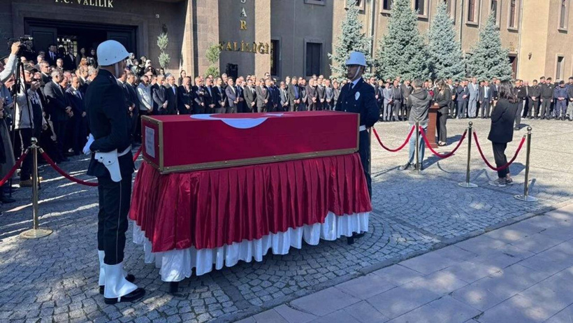 Yardımcısı ölen Afyonkarahisar Valisi gözyaşlarına boğuldu: Kırgınım, kızgınım - Resim : 3