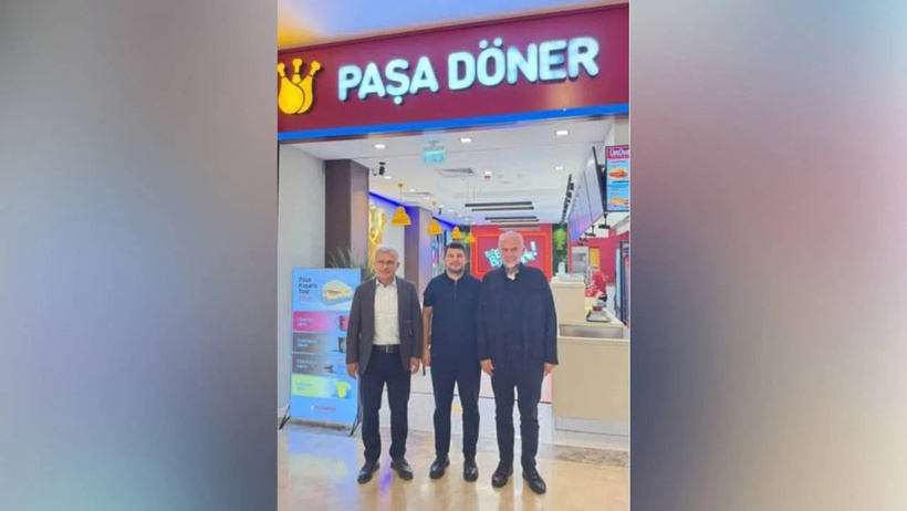 AKP'li Hilmi Türkmen'in oğulları 250 liraya tavuk döner satıyormuş - Resim : 1