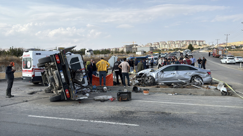 Son dakika | MHP konvoyunda kaza: 1 kişi hayatını kaybetti - Resim : 1