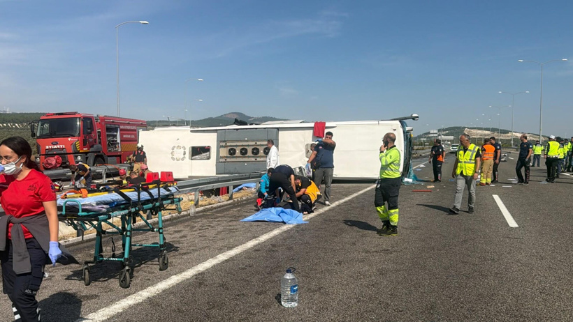 Son dakika | Manisa’da yolcu otobüsü ve kamyon çarpıştı: Çok sayıda ölü ve yaralı var - Resim : 3