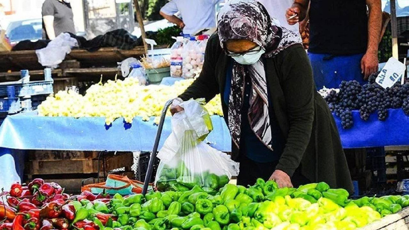 Onlar geziyor, giyiniyor; bizim emekli karnını doyurmanın peşinde - Resim : 5