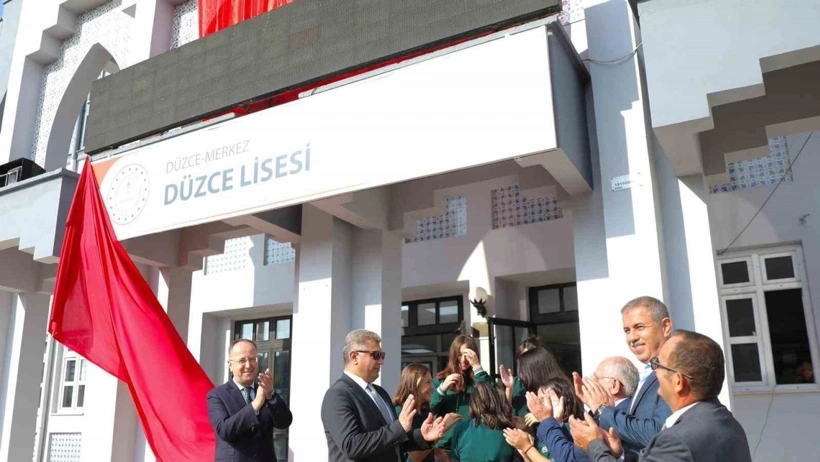 15-temmuz-lisesinin-ismi-duzce-lisesi-oldu-valilik-tepkilere-aciklama-yapti.webp