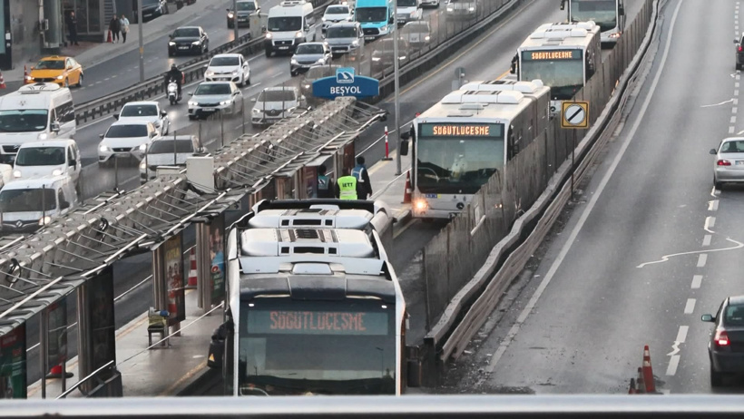 besyol-metrobus-duraginda-45-gunluk-yenileme-calismasi-9455-dhaphoto3.jpg