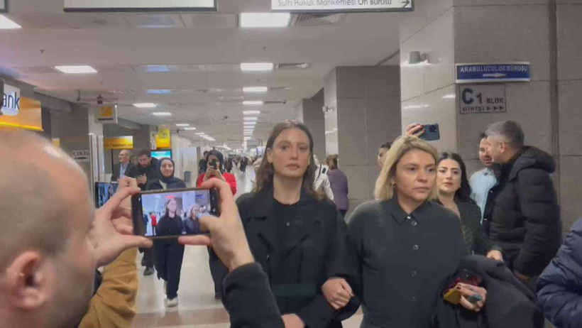 istanbul-serenay-sarikaya-itibarsizlas-516420-152845-11zon.jpg
