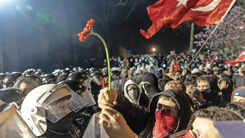istanbul-am-24-maerz-tausende.jpg