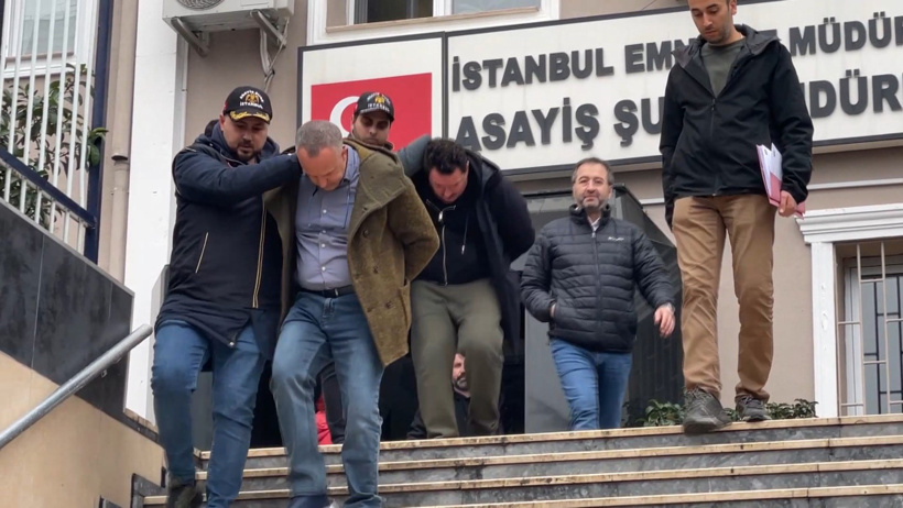 istanbul-bakirkoyde-kafede-oturan-rus-1145723-340191.jpg
