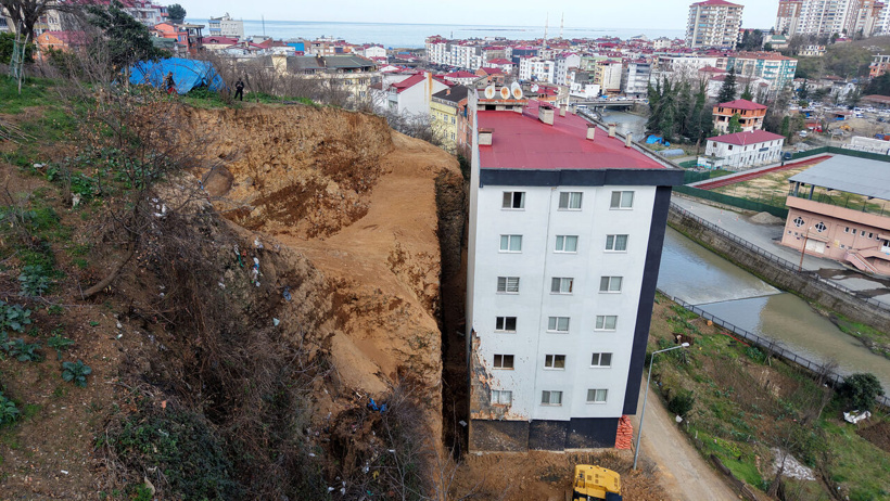 heyelanin-vurdugu-korku-apartmaninda-m-1148829-341174.jpg