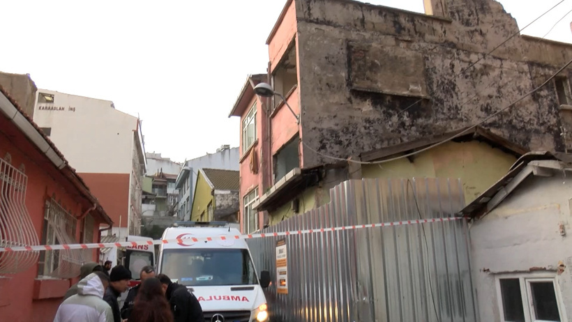 istanbul-beyoglunda-cikan-yanginda-1-y-1216161-361628.jpg