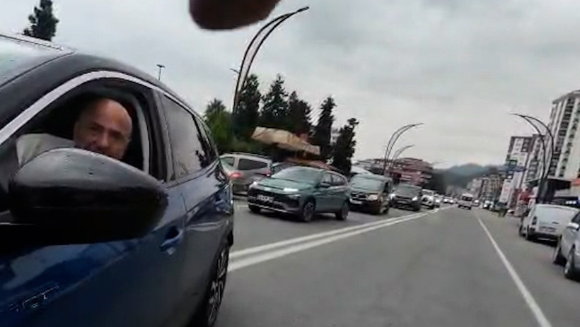 Trafik magandaları ters şeride girip bisikletli dövdü! - Resim : 1
