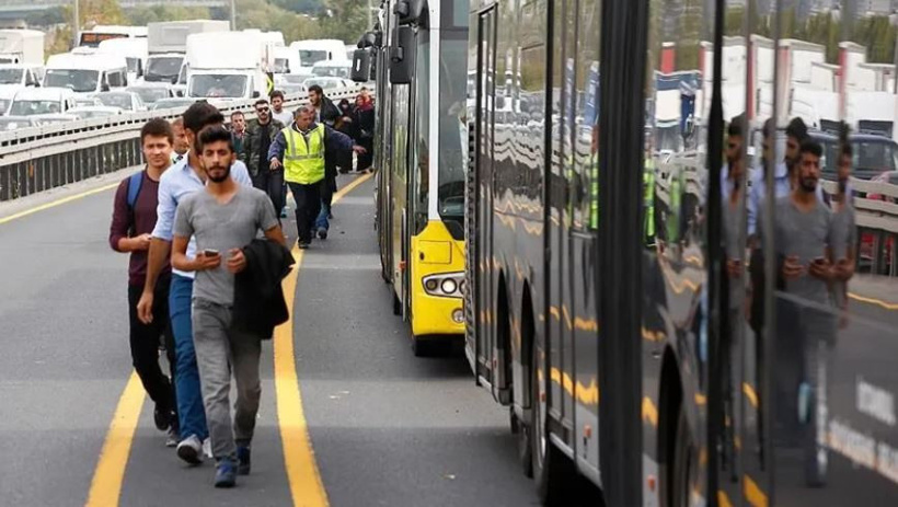 Okulların açıldığı ilk gün İstanbul'da toplu ulaşım kararı - Resim : 1