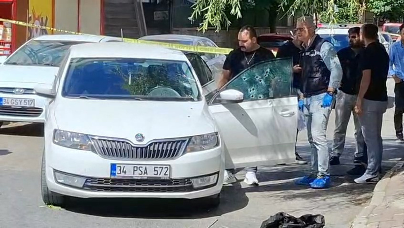 İstanbul'da gündüz vakti kanlı infaz: Kurşun yağmuruna tutulan sürücü hayatını kaybetti - Resim : 3