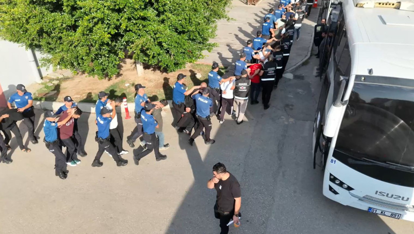 120 adrese eş zamanlı baskın! Örgüt elebaşının da aralarında olduğu 73 kişi tutuklandı - Resim : 1