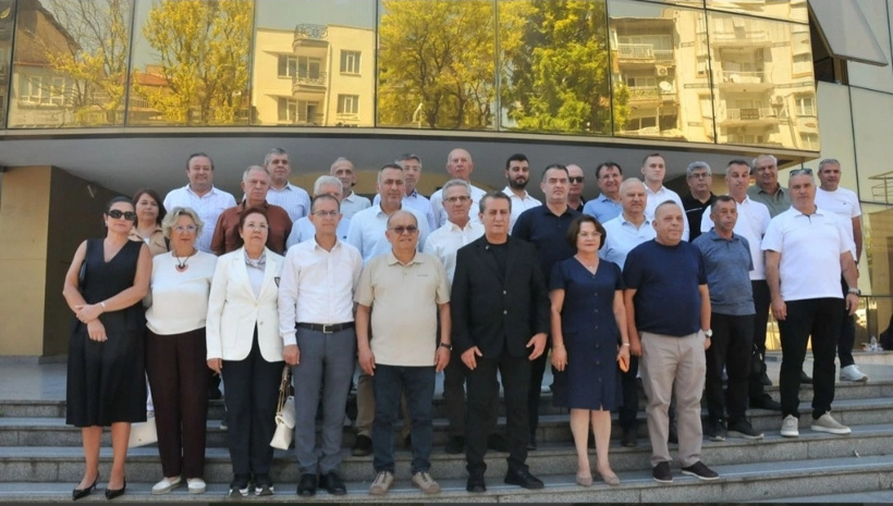 CHP'de resmen istifa izdihamı yaşanıyor: Ankara'dan Trabzon'a Çanakkale'den Kars'a dalga dalga - Resim : 1