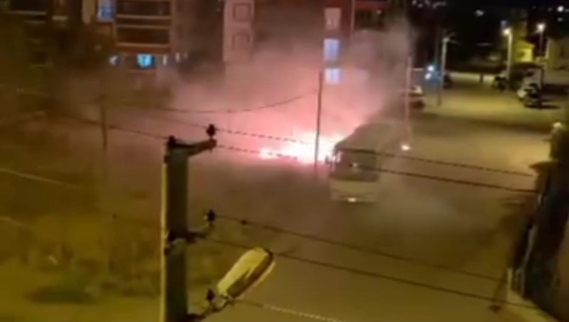 Önce yangın çıkardı sonra söndürülmesini izledi! Taksi çağırıp kaçtı - Resim : 3