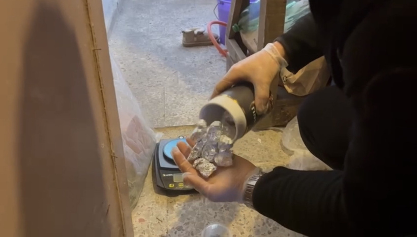 Belgrad Ormanı’nda yürüyüş bahanesiyle uyuşturucu ticareti! Alışveriş sırasında yakalandılar - Resim : 1