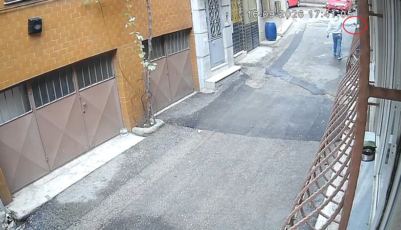 Vicdansızlık pes dedirtti! Kedilerin mama kaplarını çöpe atıp suları döktüler - Resim : 5