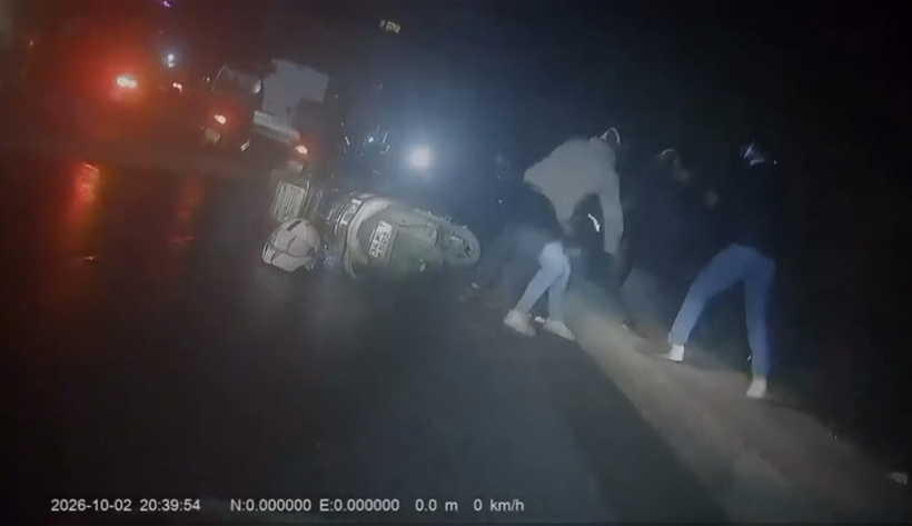 "Ablamdan uzak dur" dedi silahlı pusuya düştü: Kaskla döve döve hastanelik ettiler - Resim : 3