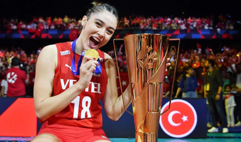 Zehra Güneş'in 16 yaşındaki 1.96'lık veliahtı şimdiden tarihe geçti - Fotoğraf: 3