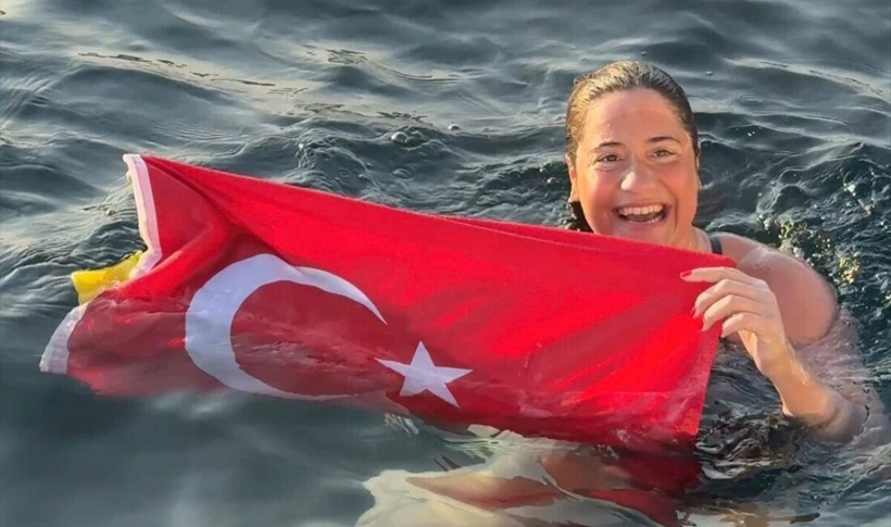 Tarihe geçti Aysu: Ne azgın dalgalar durdurabildi ne köpekbalıkları - Resim : 2