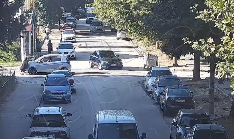 Annesiyle yolun karşısına geçiyordu, 3 yaşındaki Elif'in görüntüleri ortaya çıktı: 14 metre detayı! - Resim : 1