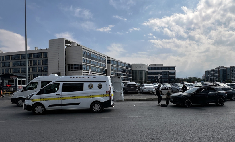 4 çocuk anahtarı üzerinde unutulan otomobili çaldı! Kamera kayıtları ele verdi - Resim : 3