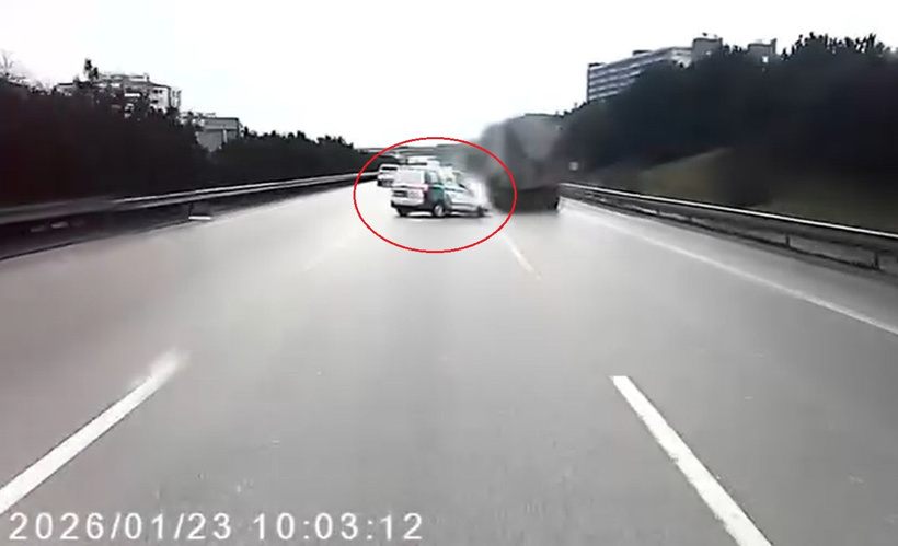 kontrolunu-kaybettigi-araciyla-tira-car-1133954-336637.jpg