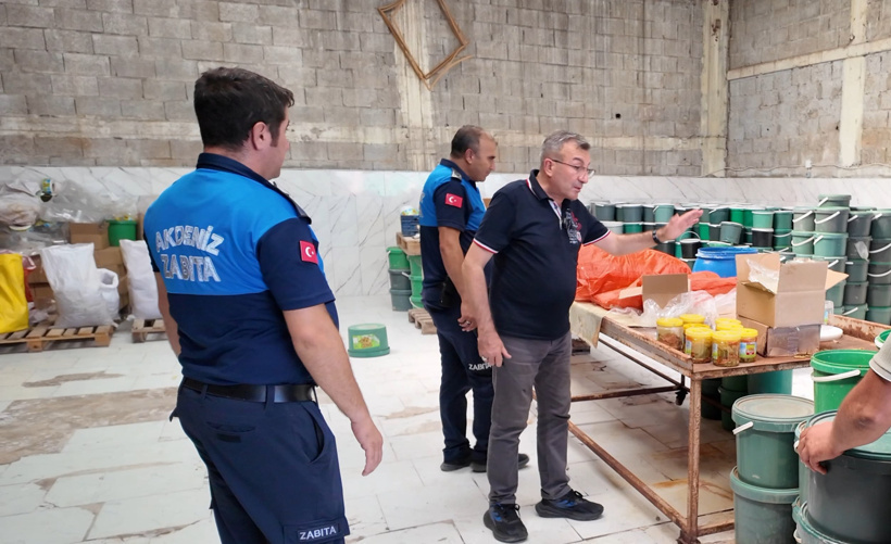 Baskında kova kova ele geçirildi! Yakalanmasalar hepsini bize yedireceklerdi - Resim : 1
