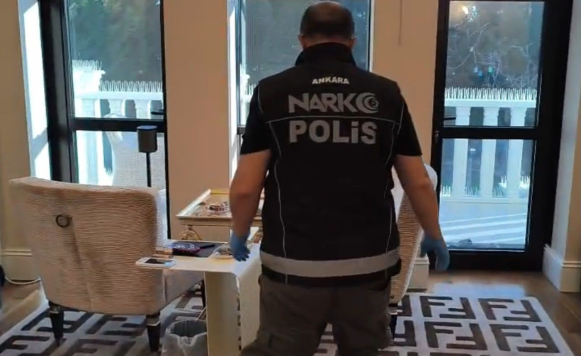 Ankara'da gece mekânlarına eş zamanlı baskın: Fuhuş ve uyuşturucudan 18 kişi yakalandı - Resim : 4