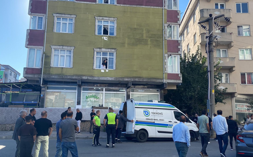 Eşini katledip 'anneni öldürdüm' diye telefon açtı! Sabaha kadar da cesedin başında bekledi - Resim : 1