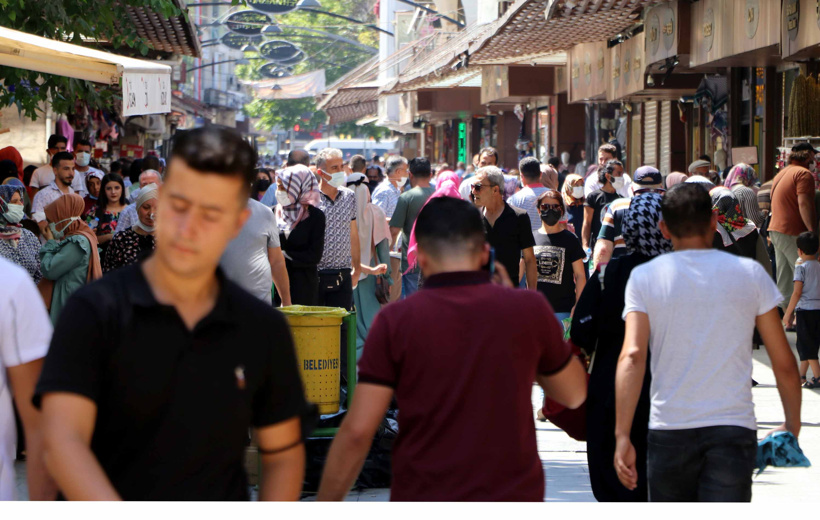 vaka-sayilarinin-20-gunde-2-kat-arttigi-gaziantepte-carsi-ve-meydanlarda-yogunluk-3576-dhaphoto4.jpg