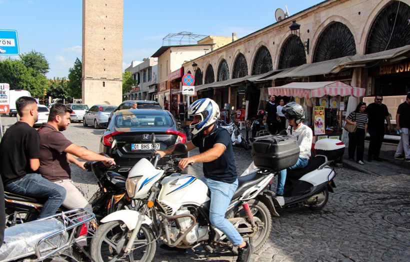 Artık arabada giderken saate bakamayacaklar: Tarihi cadde trafiğe kapatıldı - Resim : 2