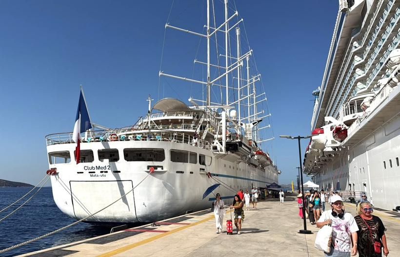 335 metrelik dev gemi limana yanaştı: Binlerce turist ilçeye akın etti - Resim : 5