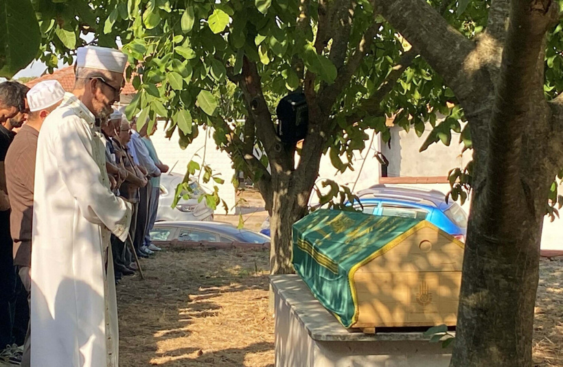 Esenyurt'ta 16'ıncı kattan düşen Yıldız Biga'da toprağa verildi - Resim : 1