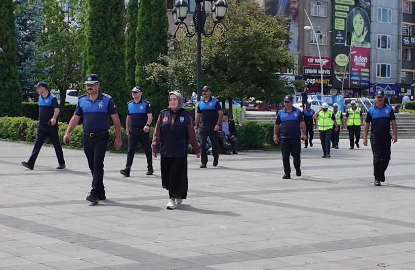 Dilenci kadın bir anda yüzünü açtı! Zabıtalar şaştı kaldı - Resim : 6