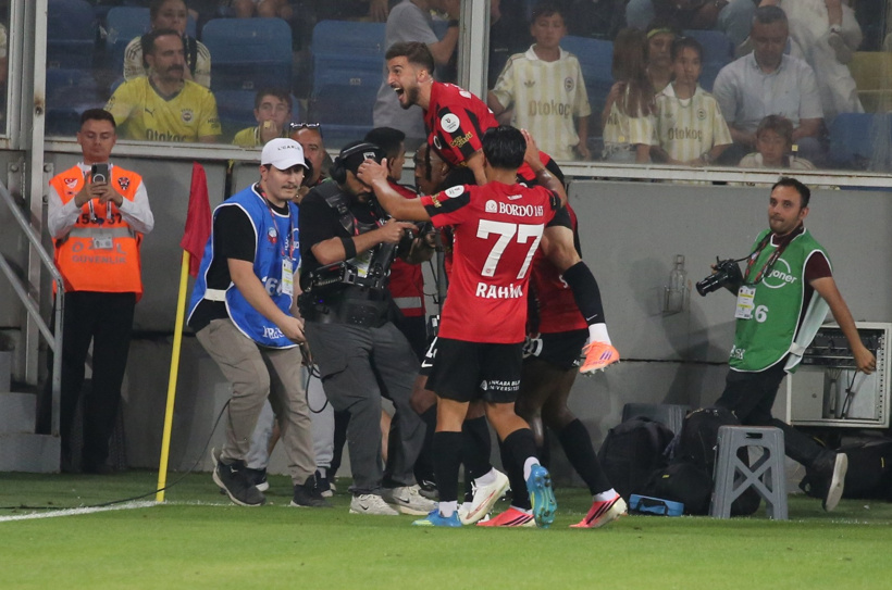 Fenerbahçe'ye ilk haftadan büyük şok: Fırsat kaçtı - Resim : 1