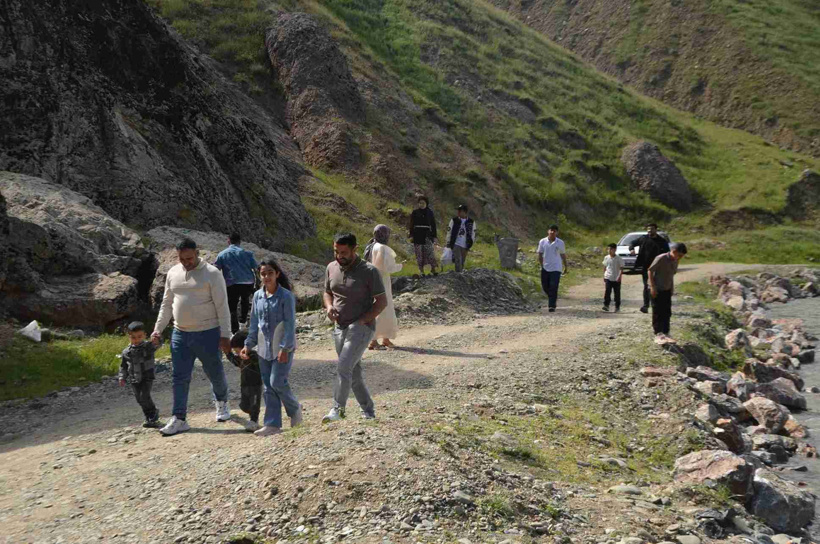 Isparta'dan Diyarbakır'a herkes buraya akın etti: Gören hayran kaldı! - Resim : 7