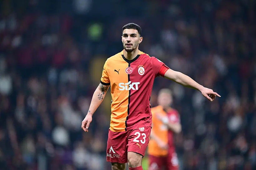 Galatasaray'da flaş karar: Kaptanlığı alınacak yollar ayrılacak! - Fotoğraf: 13