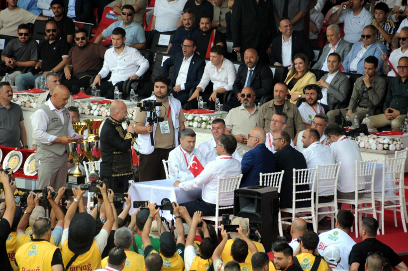 Ali Koç'un yanında 46 milyon lirayı verdi: İhaleyi kazandı - Fotoğraf: 6