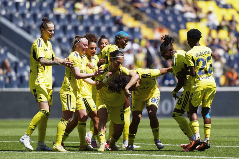 Şampiyon Fenerbahçe Kadıköy'de rakibini 8-0 yendi - Fotoğraf: 4