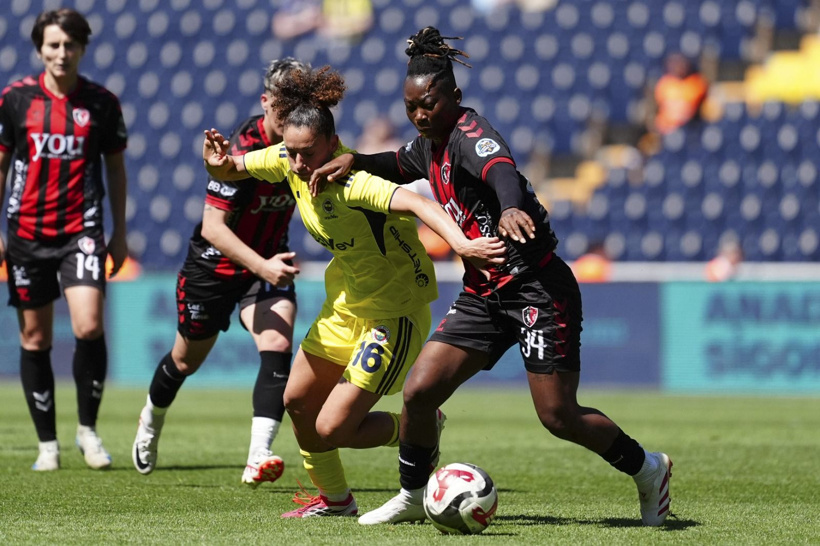 Şampiyon Fenerbahçe Kadıköy'de rakibini 8-0 yendi - Fotoğraf: 7